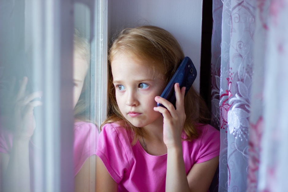 3565 rozmów i 273 interwencje. Tak działał Dziecięcy Telefon Zaufania w sierpniu