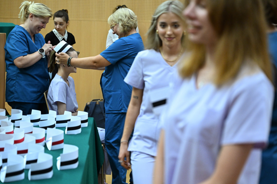 Młode pielęgniarki bez wsparcia. Szpitali nie przekonały miliony z ministerstwa