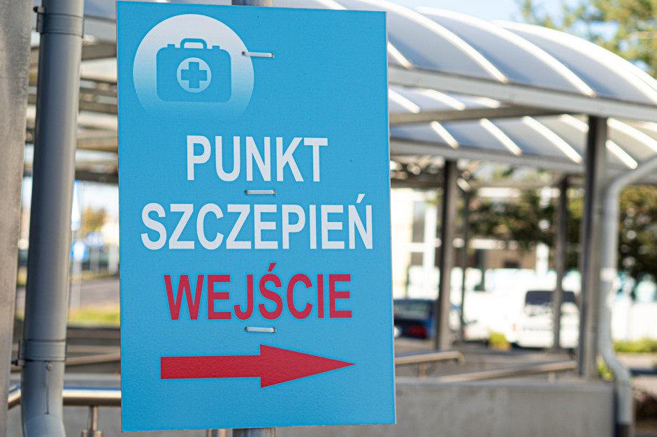 Bezpłatne szczepienia przeciw COVID-19 w okresie 2026/2027. Można łączyć z grypą