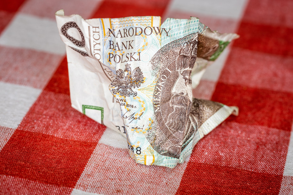 Te banknoty tracą ważność. Można zanieść do banku, ale dostaniesz tylko połowę wartości
