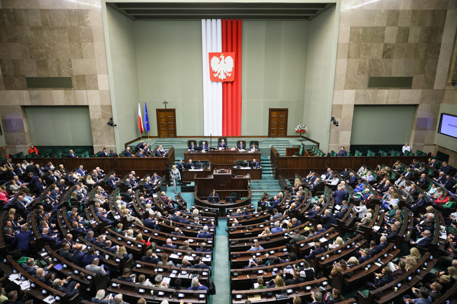 Nocna prohibicja od 22 do 6 i droższe koncesje. Sejm wraca do ograniczeń w sprzedaży alkoholu