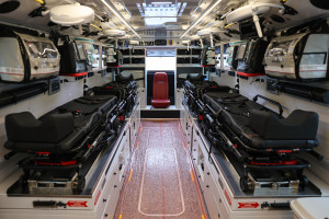 Autobus działa jak sześć karetek. Ł&oacute;dź ma pierwszy w Polsce ambulans do zadań specjalnych