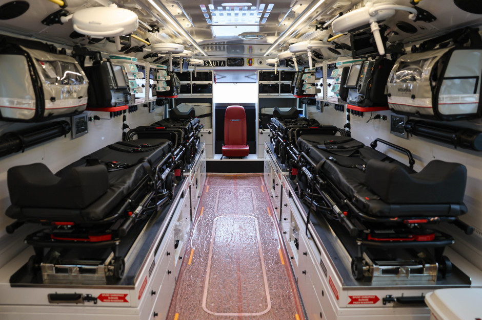 Autobus działa jak sześć karetek. Łódź ma pierwszy w Polsce ambulans do zadań specjalnych