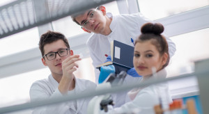 Studenci wracają na uczelnie. Podwyżki, ubezpieczenie, stypendia - te zmiany warto znać
