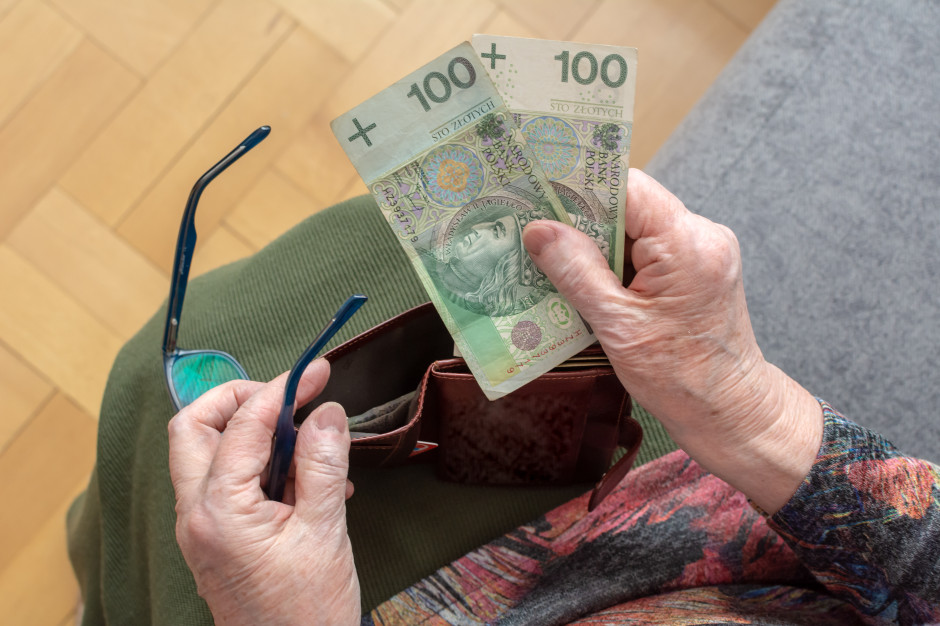 Dwa przelewy dla seniorów w październiku. ZUS zmienia terminy wypłat