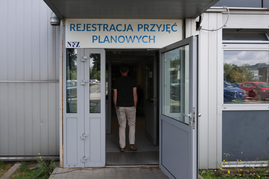 Prywatny gabinet nie przyspieszy operacji. Dyrektor z Ministerstwa Zdrowia o e-kolejce