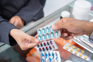 Weekendowe tabletki: w piątki sprzedaż rośnie nawet o 40 proc. Kraków bije rekordy, a przepisy czekają od 7 lat