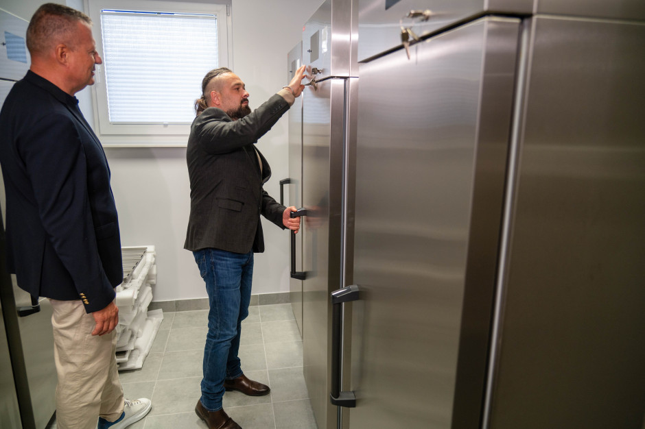 Izolaty DNA i ludzkie tkanki trafią do biobanku w Szczecinie. "Możemy zdeponować miliony próbek"