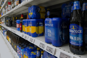 Rząd chce podnieść VAT na napoje z sokiem i energetyki, PiS: projekt fiskalny
