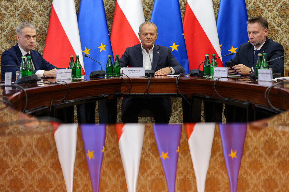 Gawkowski o dezinformacji po wydarzeniach w szkołach: służby monitorują sieć całą dobę