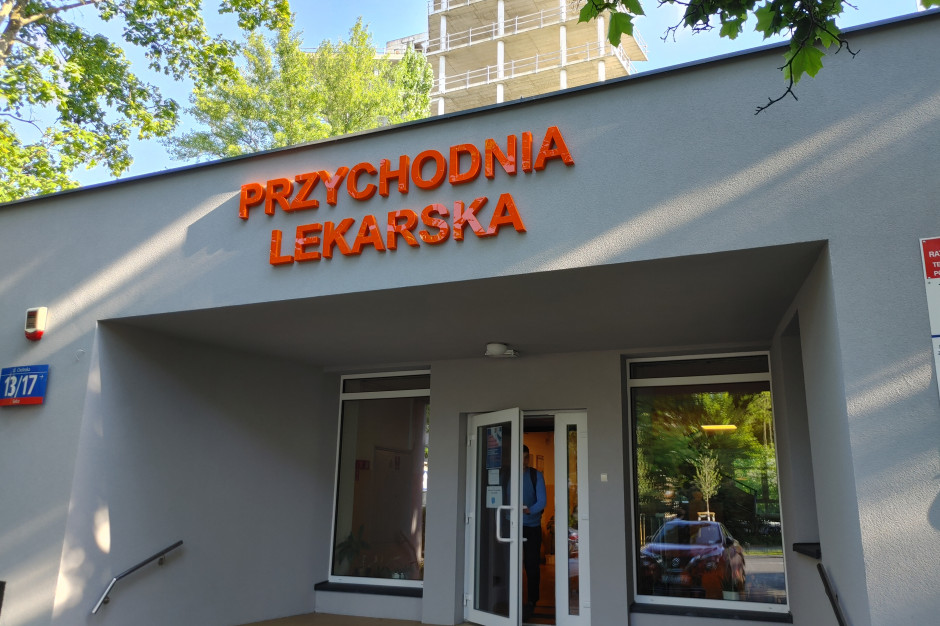 Bezwzględna zasada w przychodni. Pracownik rejestracji nie może odmówić