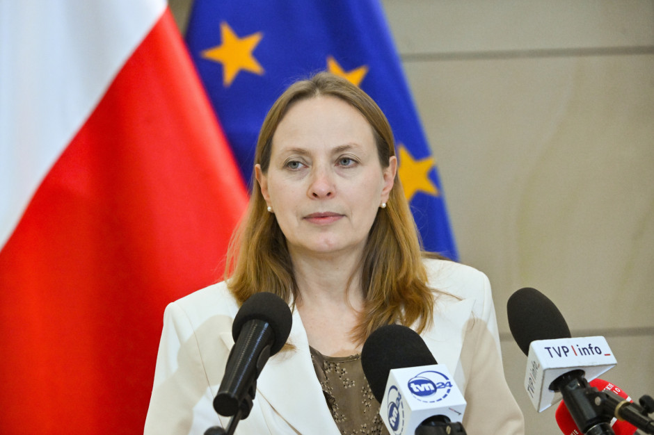 Zmiana w wieku emerytalnym i wypłacaniu 800 plus. Ministra funduszy i polityki regionalnej ogłosiła też, co z wypłatą dodatkowych emerytur