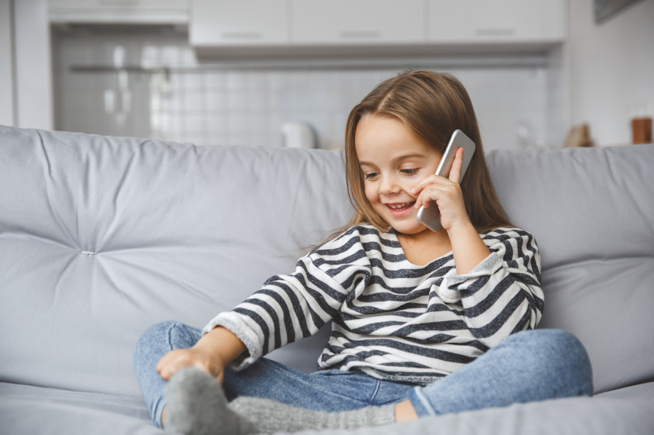 Smartfon zamiast stetoskopu? AI wykrywa nieprawidłowe dźwięki w płucach u dzieci