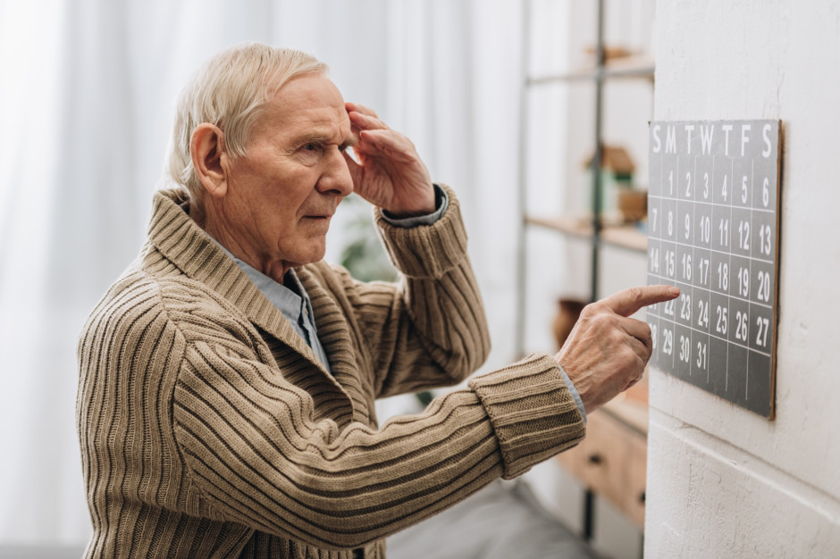 14 rzeczy, które prowadzą do choroby Alzheimera. Można ich uniknąć, ale trzeba działać jak najwcześniej