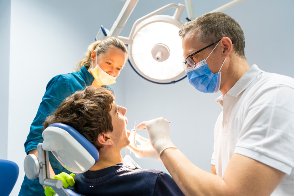 O tyle więcej zapłacimy za dentystę. Kolejne podwyżki i rekordowy wrzesień