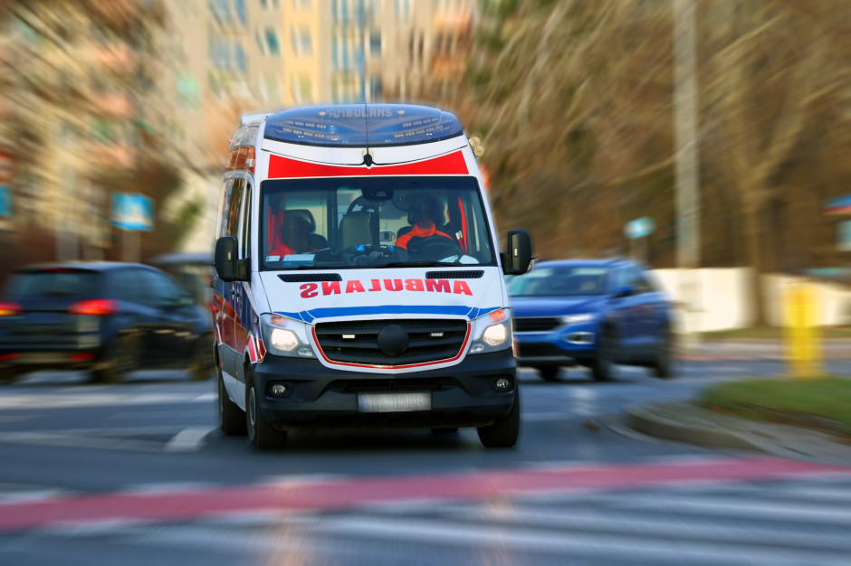 Powiatowe Centra Zdrowia zapewnią transport sanitarny. Ile zapłaci pacjent?
