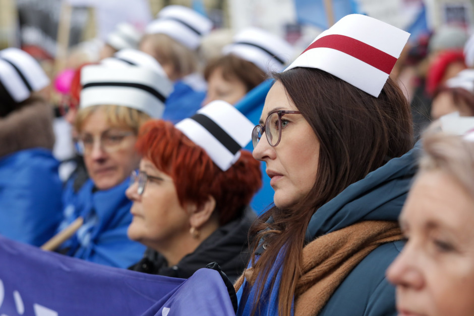 Niebezpieczna furtka w ustawie o pensjach. Pielęgniarki alarmują