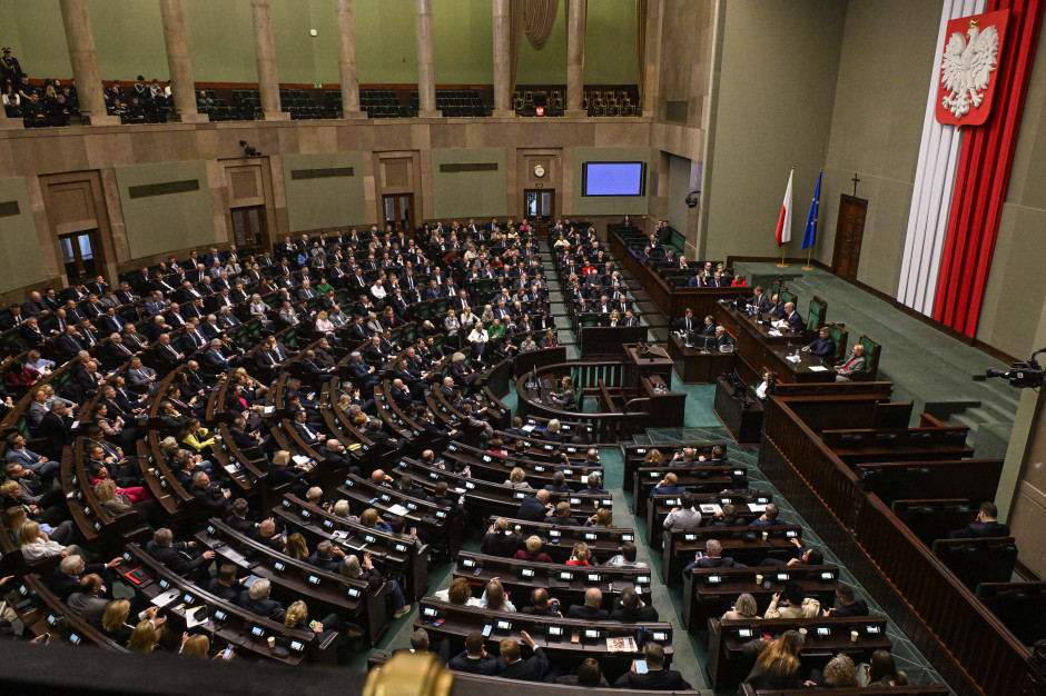 Prezes NFZ będzie mógł zakazać lekarzowi dożywotnio pracy w publicznym systemie. Nieoczekiwany zwrot akcji w Sejmie
