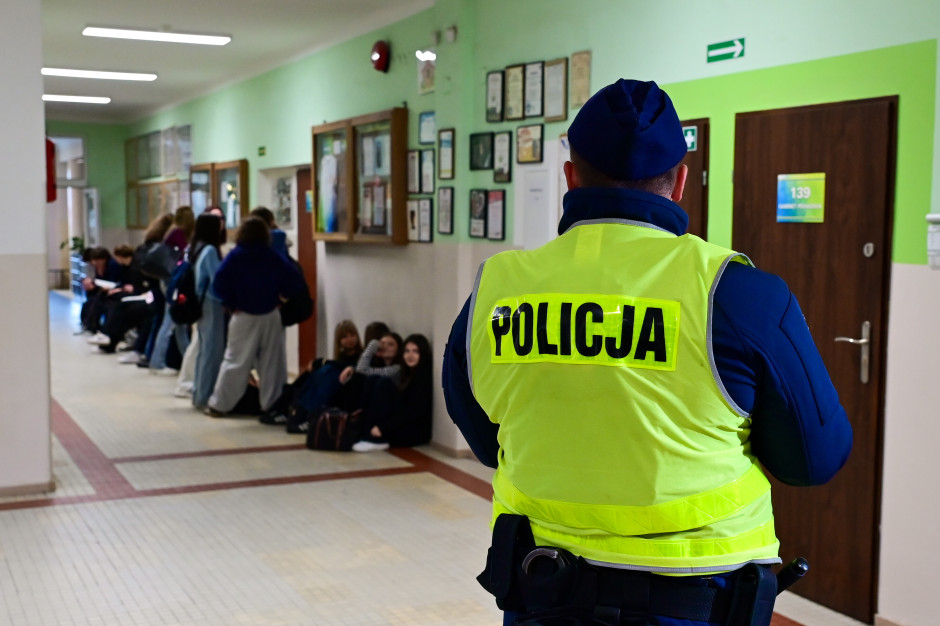 Ponad połowa Polaków chce wykrywaczy metalu w szkołach. Ekspert: lęk uczniów jest uzasadniony