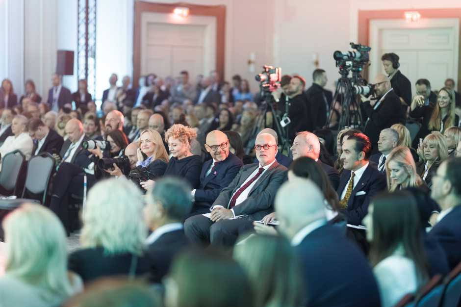 Przyszłość ochrony zdrowia na jednej scenie. Tak rozpoczęło się XXII Forum Rynku Zdrowia. GALERIA ZDJĘĆ