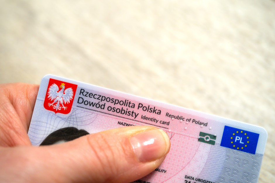 Zagadkowy symbol na dowodzie osobistym. Nie każdy go ma. To nie przypadkowy element graficzny