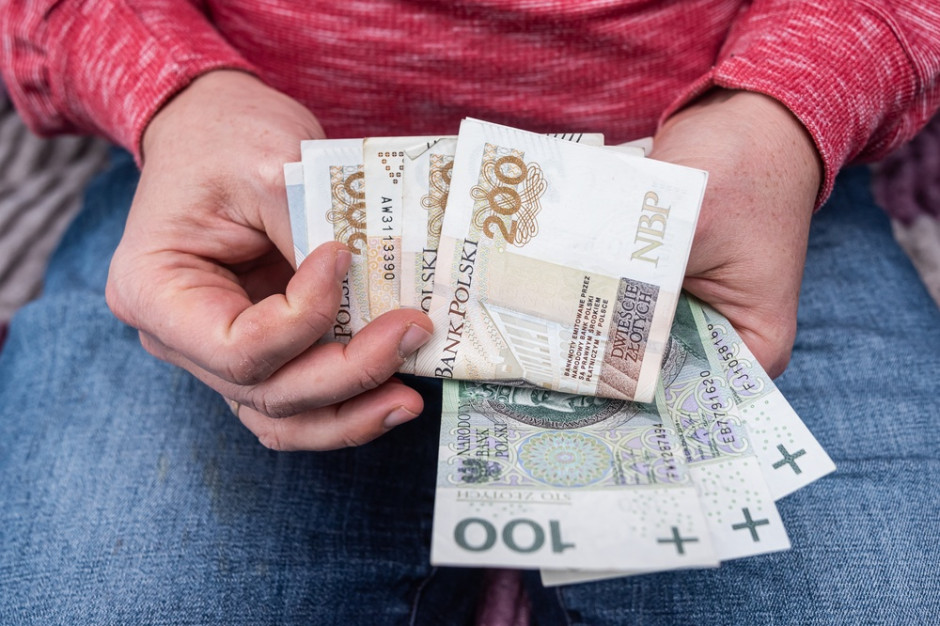 Opiekunowie mogą stracić świadczenie. Senat już postanowił, co ze zmianami
