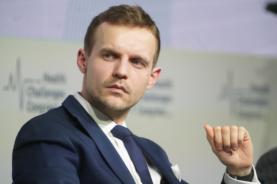 Kolejki się wydłużą, jedyną alternatywą będzie leczenie prywatne. Były wiceminister o limitach płac lekarzy