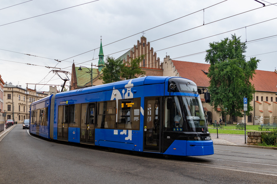 19 tys. mieszkańców Krakowa zagłosowało za. Chcą tych urządzeń w komunikacji miejskiej